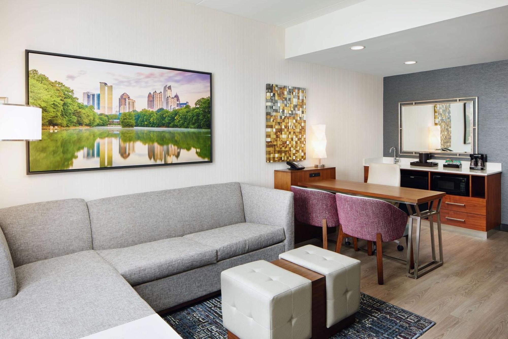 Embassy Suites By Hilton Atlanta Airport North Hapeville Exterior foto
